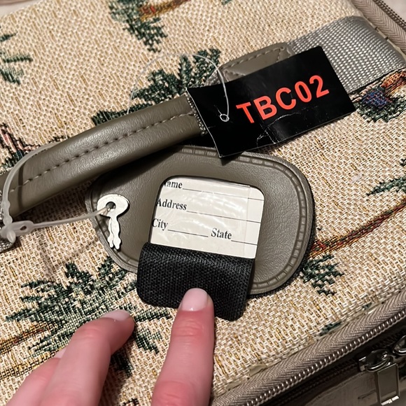 Embroidered Cosmetic bag - Picture 7 of 12